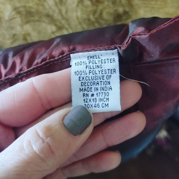 Burgundy Decorative Medallion Pillow 12 X 18 Tassels Global Made In India - Picture 4 of 4